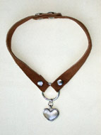 suede choker with hear pendant