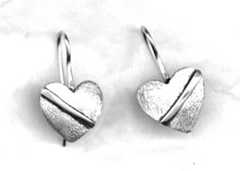 textured heart earring